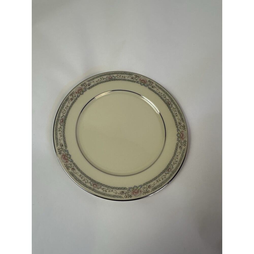 Lenox Made in USA 'Charleston' 6-3/8" Bread & Butter Plate Flowers. Platinum